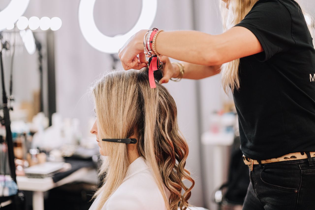 Blow-dry με όγκο και απαλή κίνηση